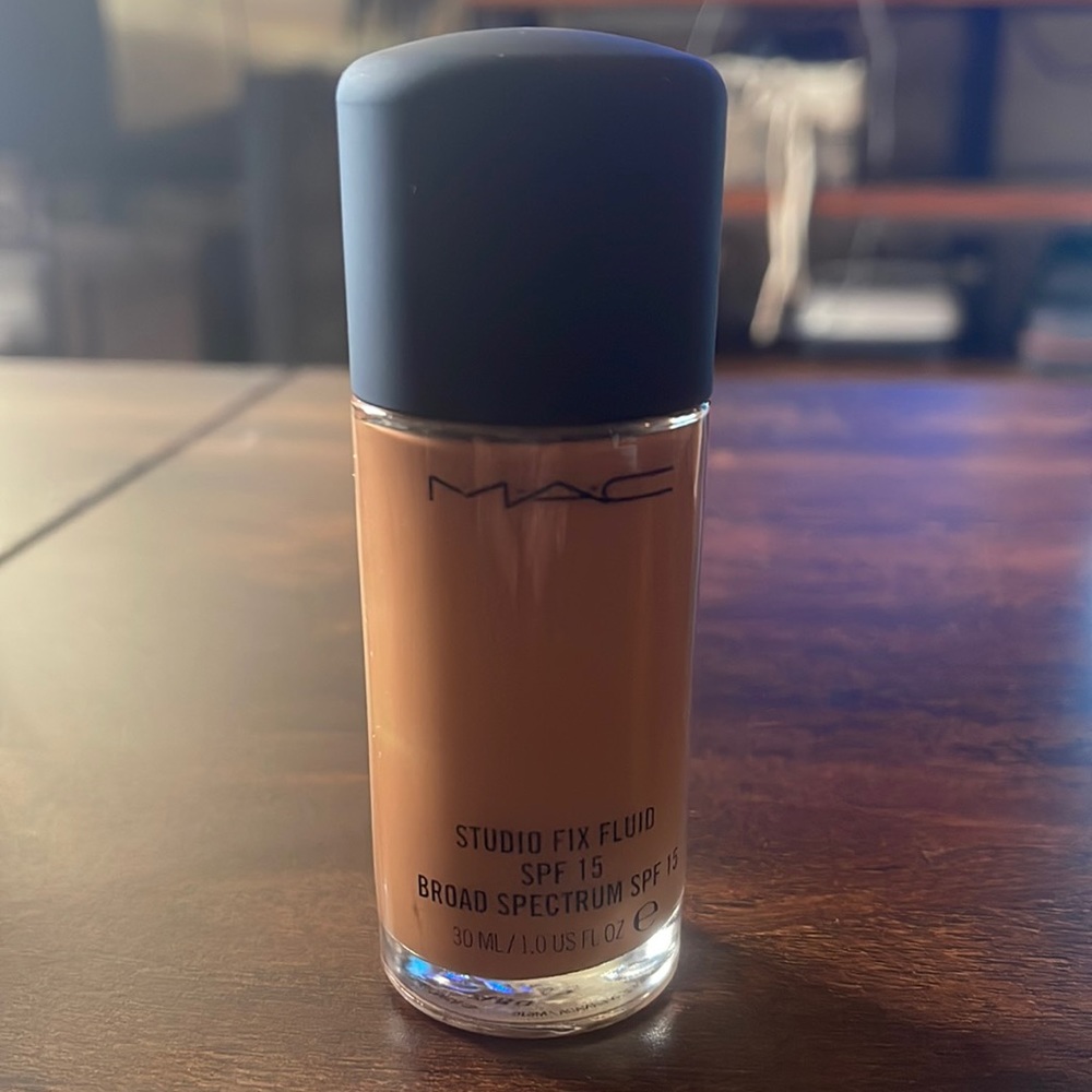 MAC Studio Fix Fluid Foundation